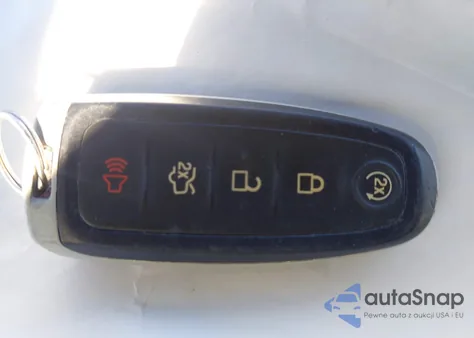 2017 Ford Escape Titanium z USA, uszkodzony, nr VIN 1FMCU9JD3HUC57516